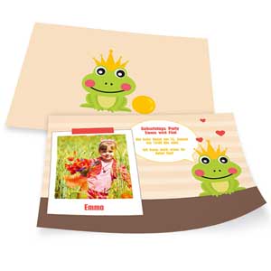 Einladung zum Kindergeburtstag mit süßem Froschmotiv und Platz für ein eigenes Foto im Polaroid-Stil