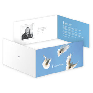 Vierseitige Trauerkarte mit Tauben-Motiv und Platz für individuelles Foto