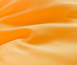 Unsere Kissen drucken wir auf kuschlig weiches Mikrofasergewebe aus 100% Polyester. Das Material ist hautfreundlich und waschfest (30°).